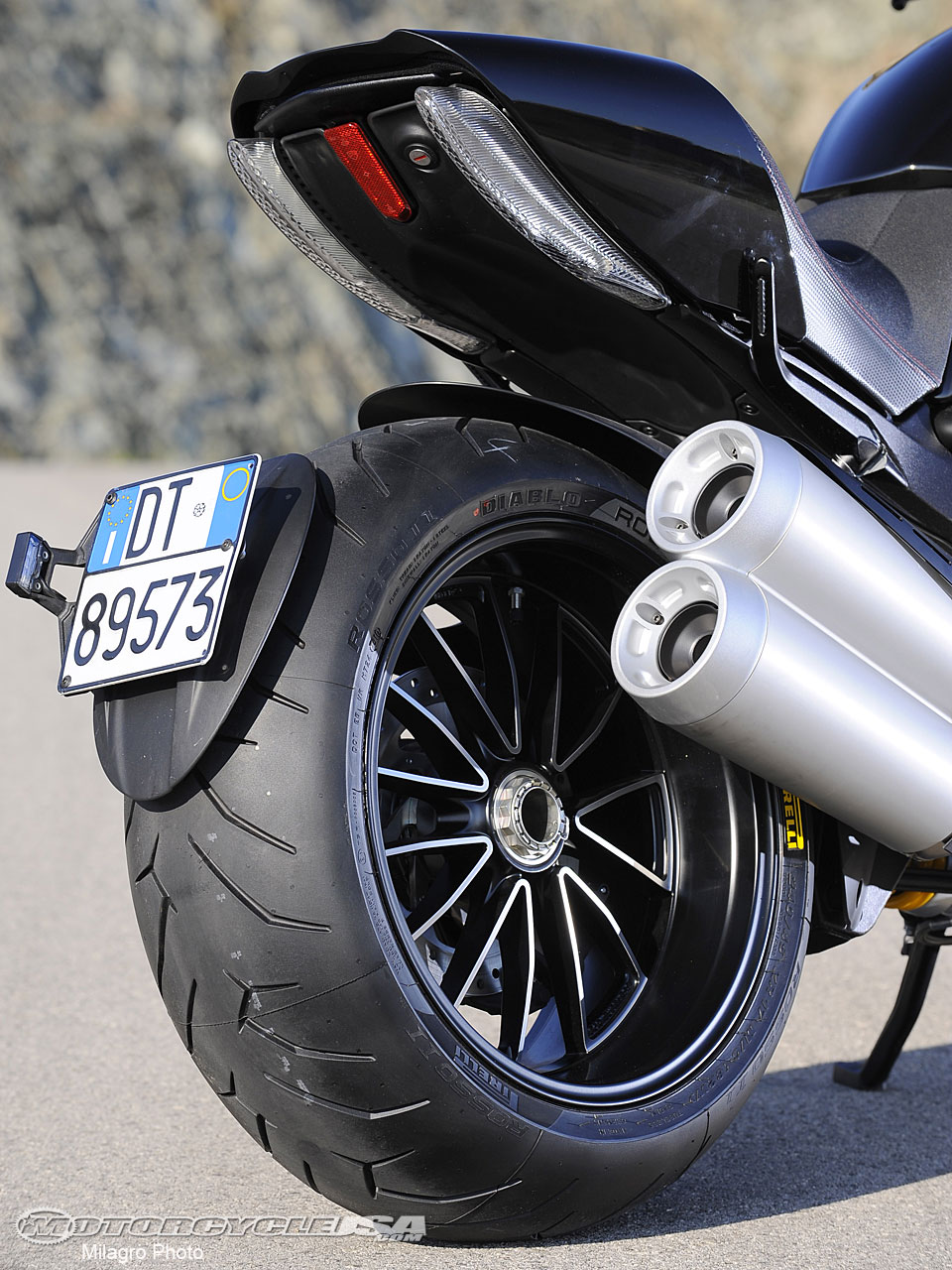 款杜卡迪Diavel Carbon摩托车图片3