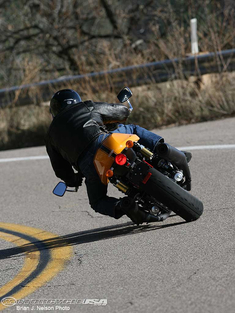 款杜卡迪Sport 1000 biposto摩托车图片4