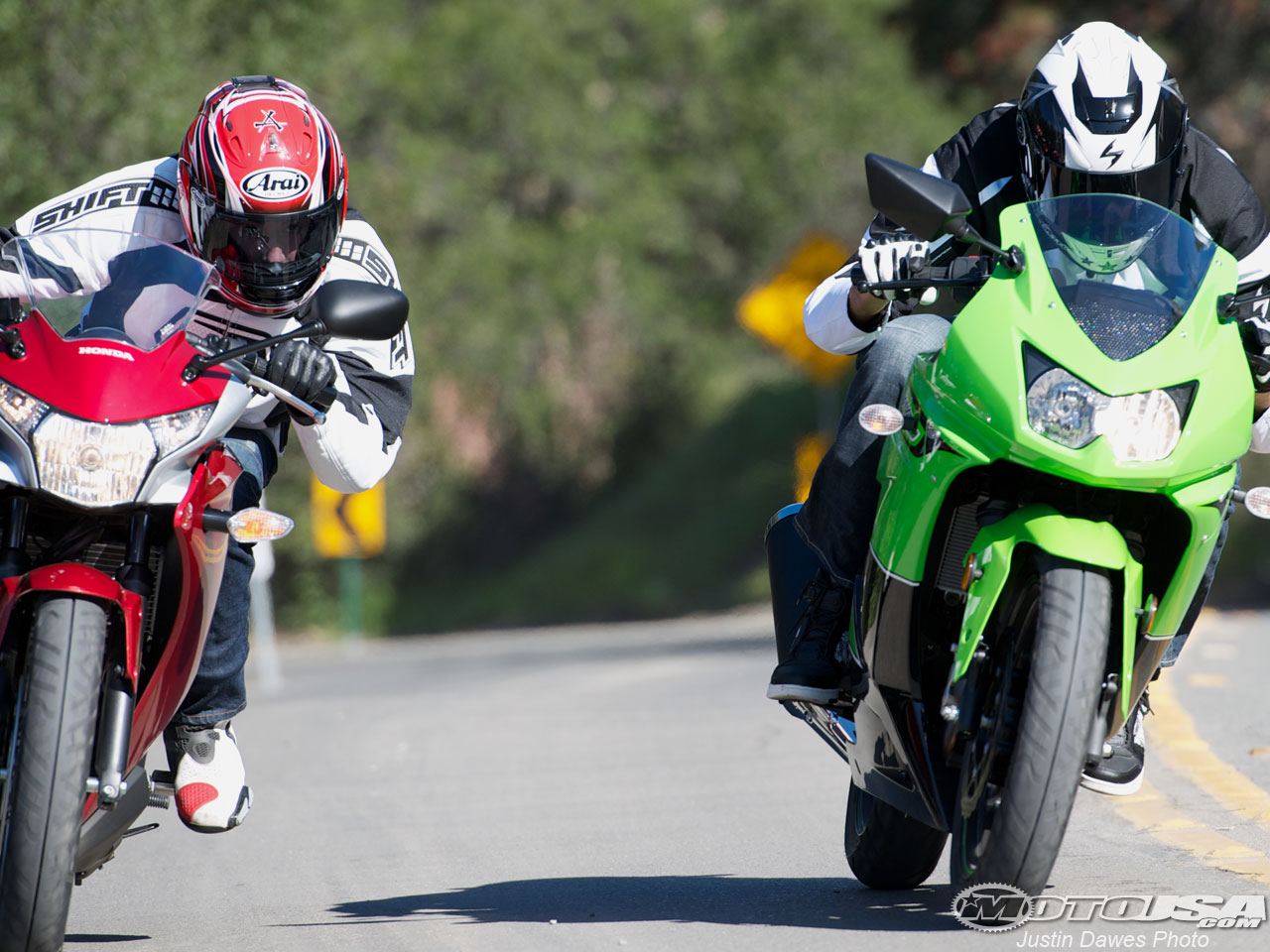 2011款川崎Ninja 250R摩托车图片4