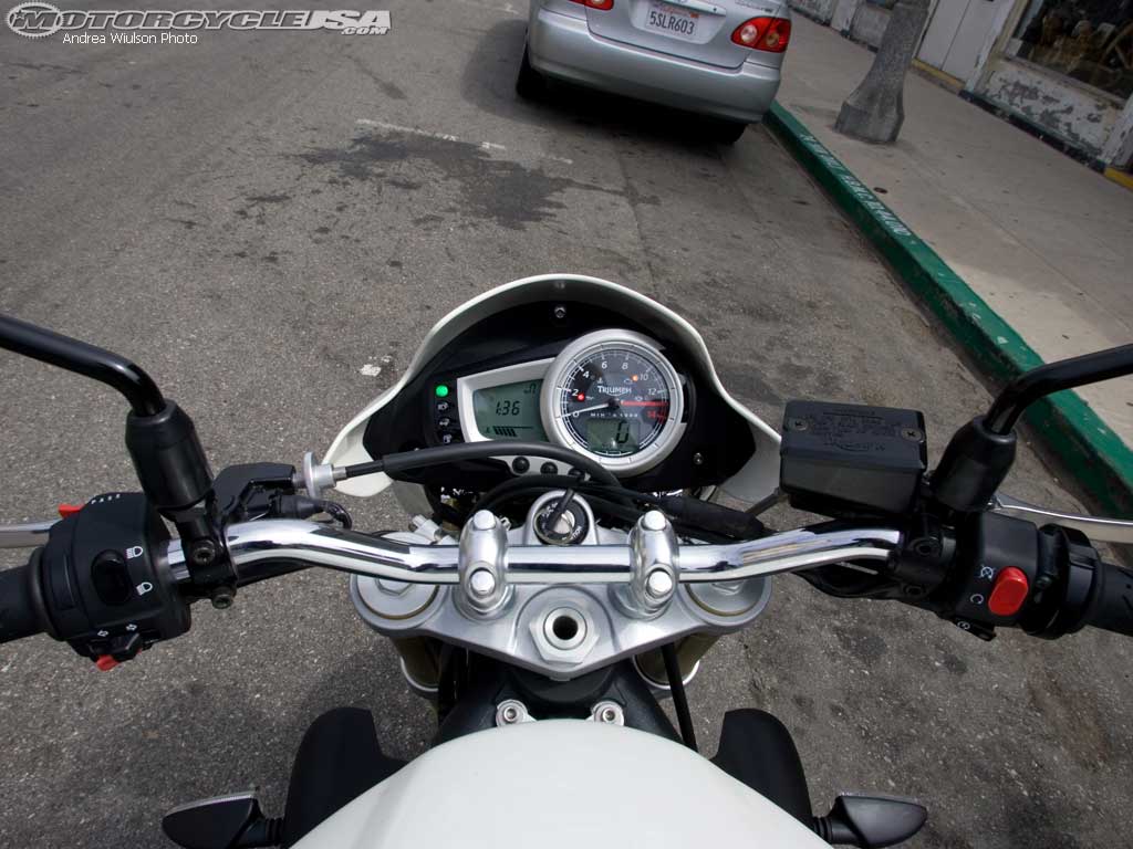 款凯旋Street Triple 675摩托车图片3
