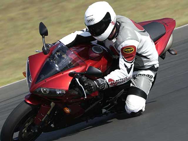 2004款雅马哈YZF-R1摩托车图片3