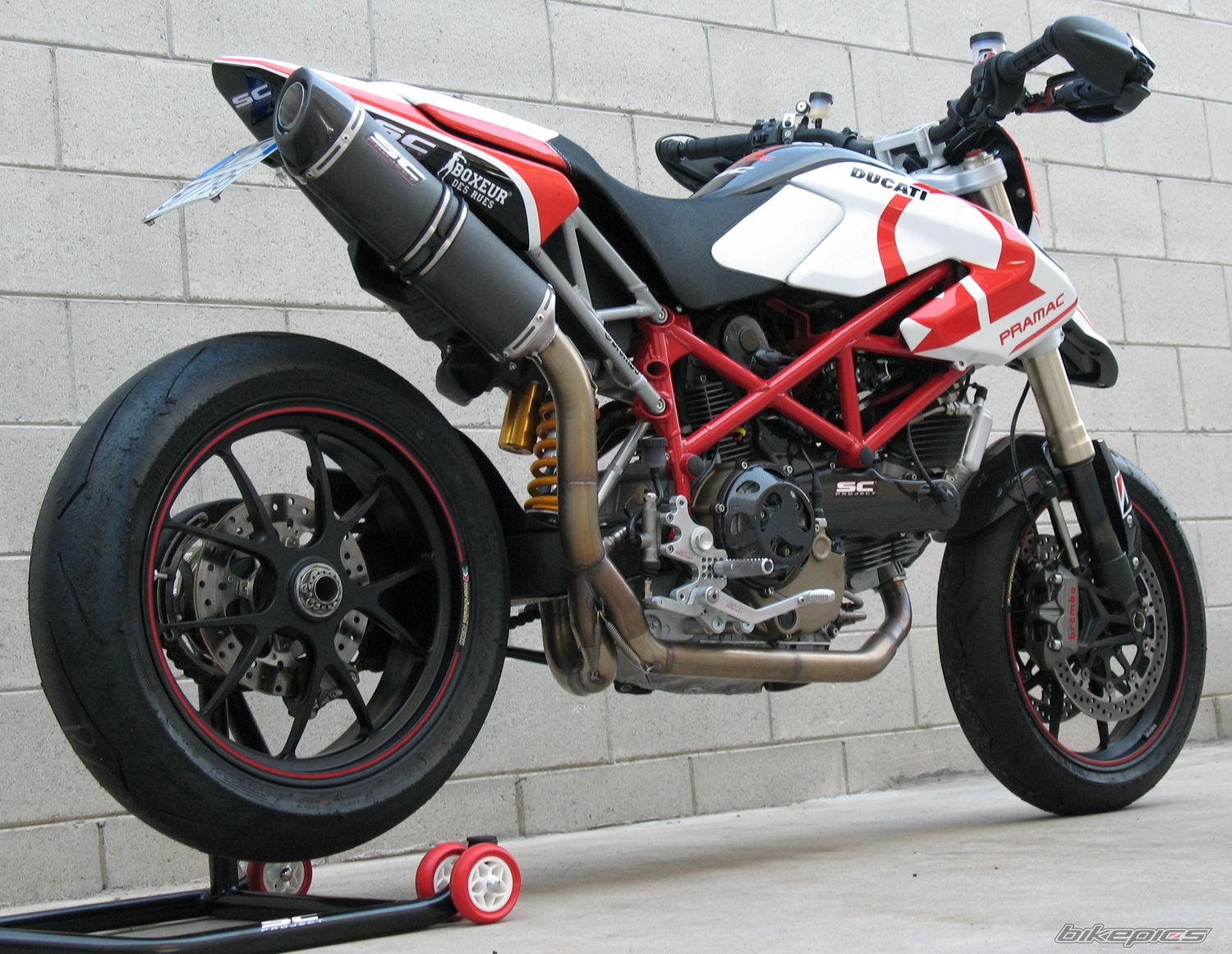 款杜卡迪Hypermotard 1100 S摩托车图片1