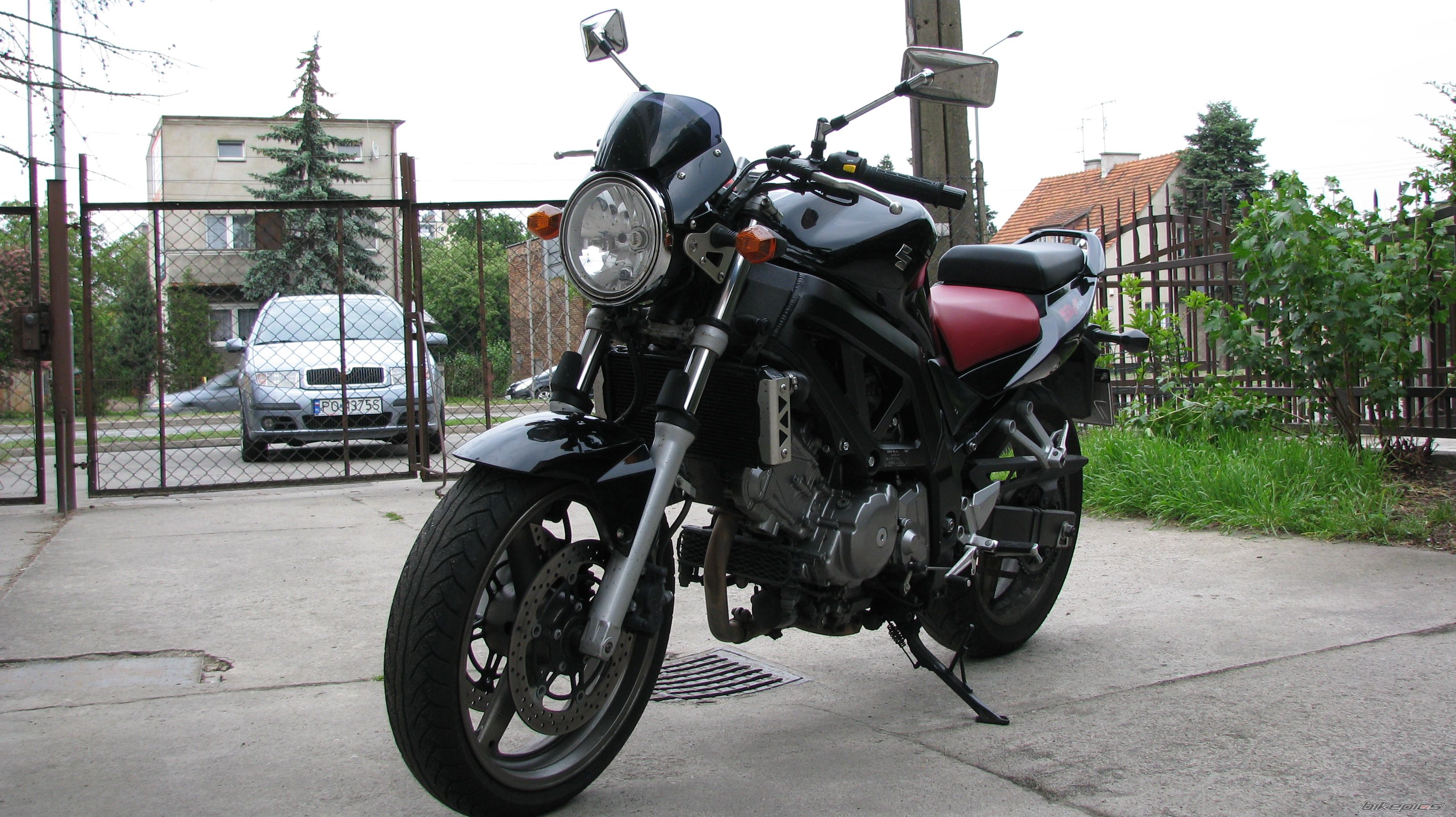 2008款铃木SV650摩托车图片3