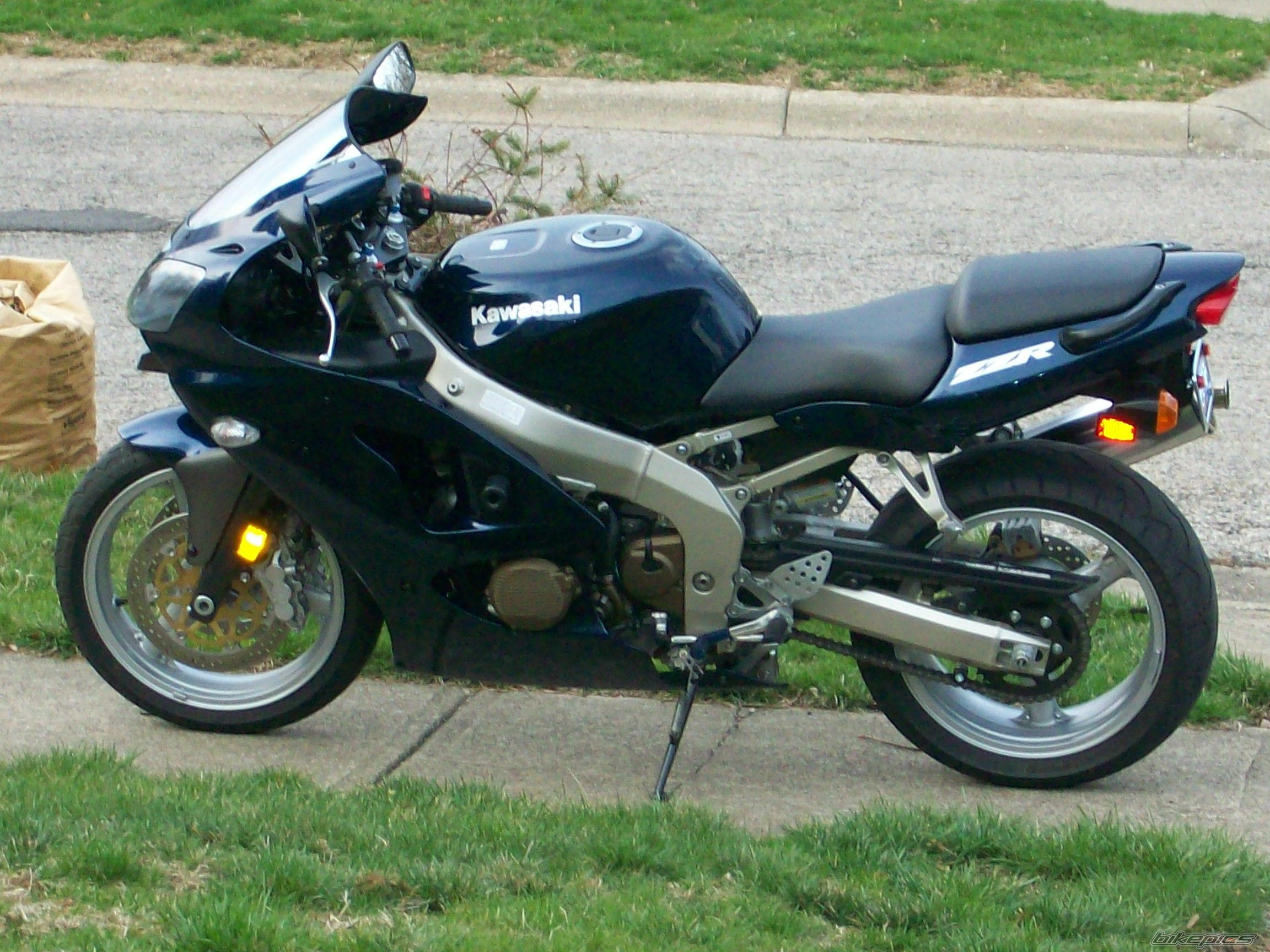 2005款川崎ZZR600摩托车图片2