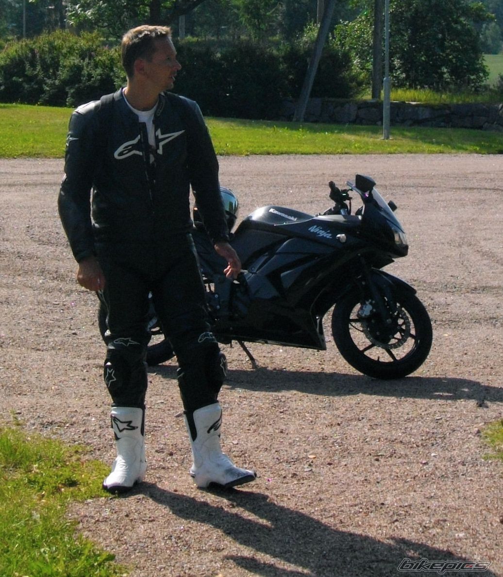 2009款川崎Ninja 250R摩托车图片3