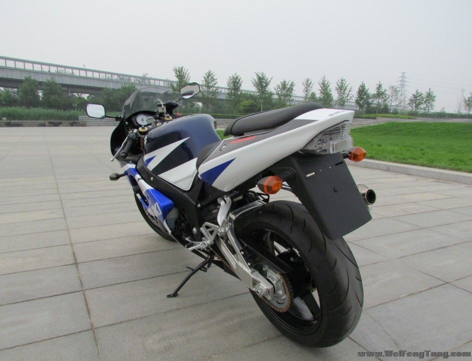 铃木 01款  GSX-R 1000 蓝色 GSX-R1000图片 2