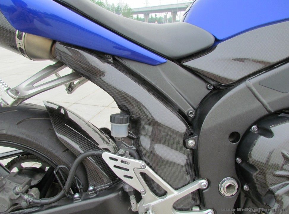 雅马哈 08款 YZF-R1 蓝色 多处碳纤维改装件 天蝎排气 YZF-R1图片 1