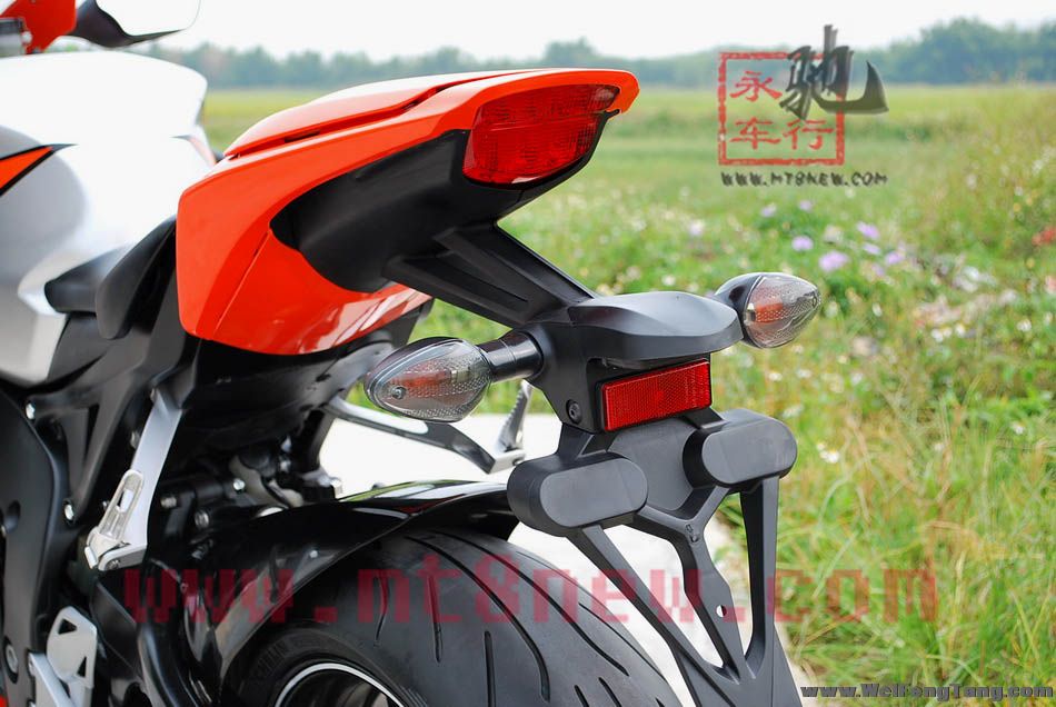 2008年本田CBR1000RR 改装排气 CBR1000RR图片 1