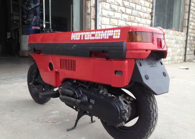 新到1983款红色本田50小板凳古董摩托车 两万余元 图片 3