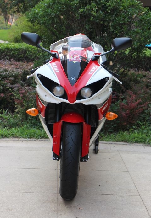 款雅马哈YZF-R1摩托车图片1